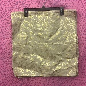 8 Gold Pattern Cloth Napkins